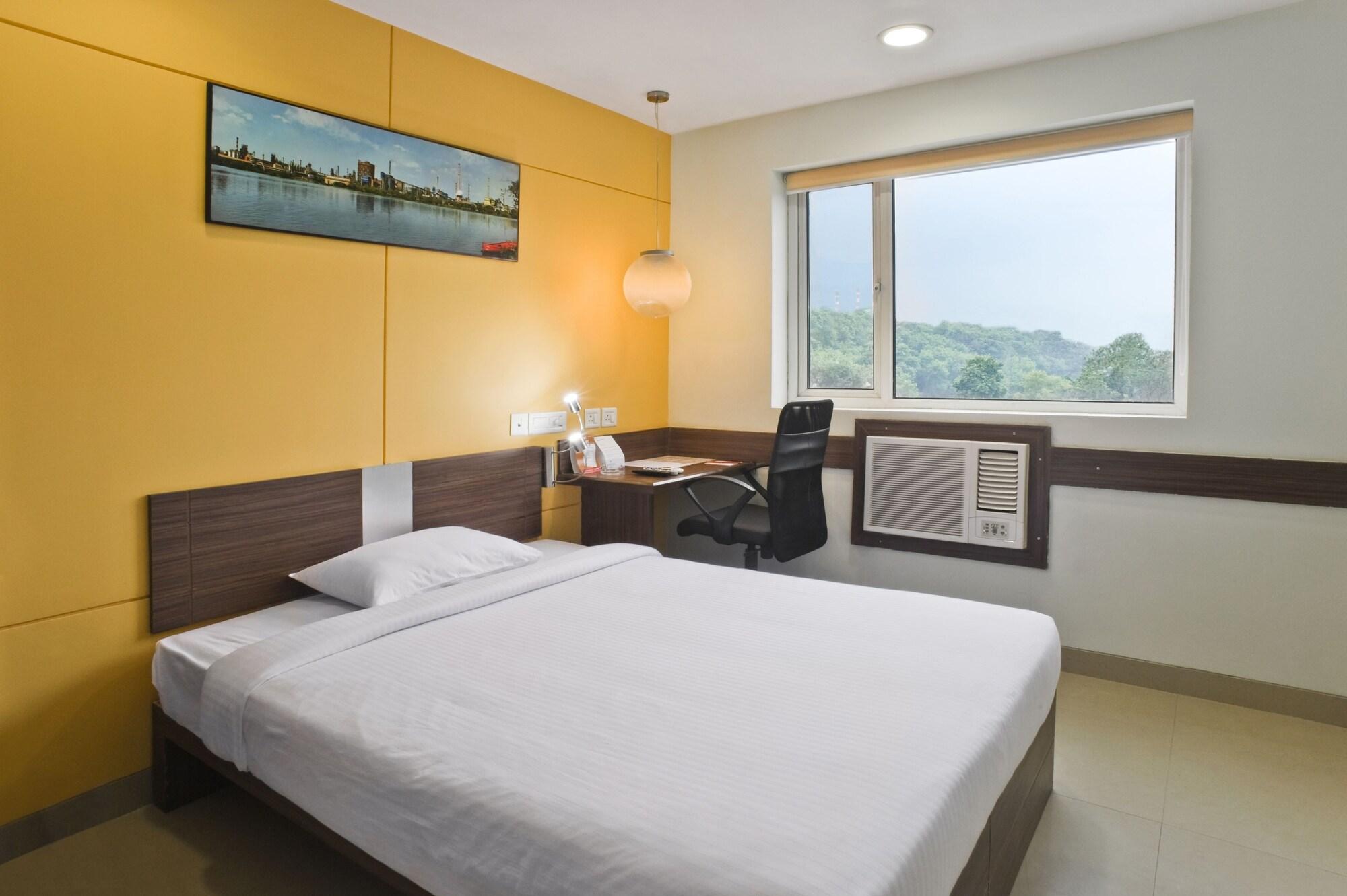 Hotel Tirupur Esterno foto