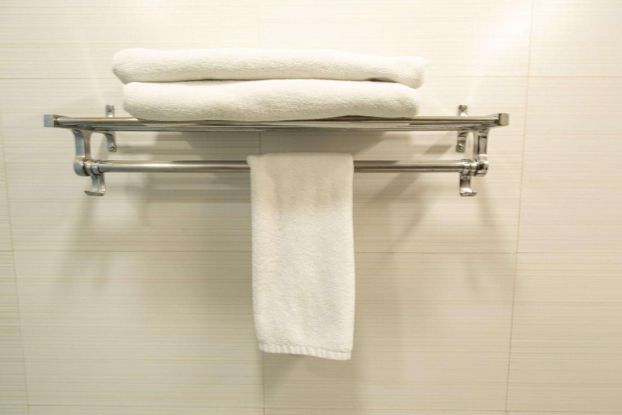 Hotel Tirupur Esterno foto