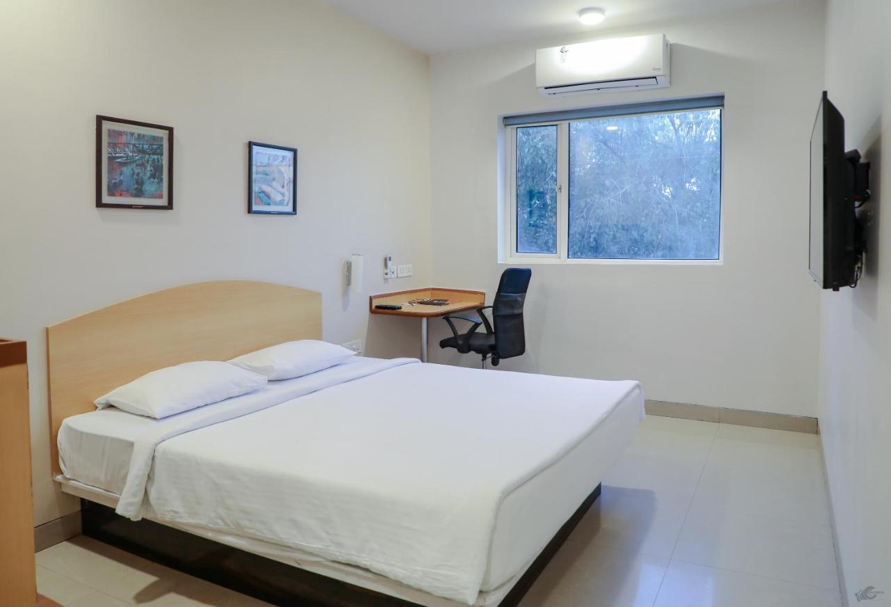 Hotel Tirupur Esterno foto