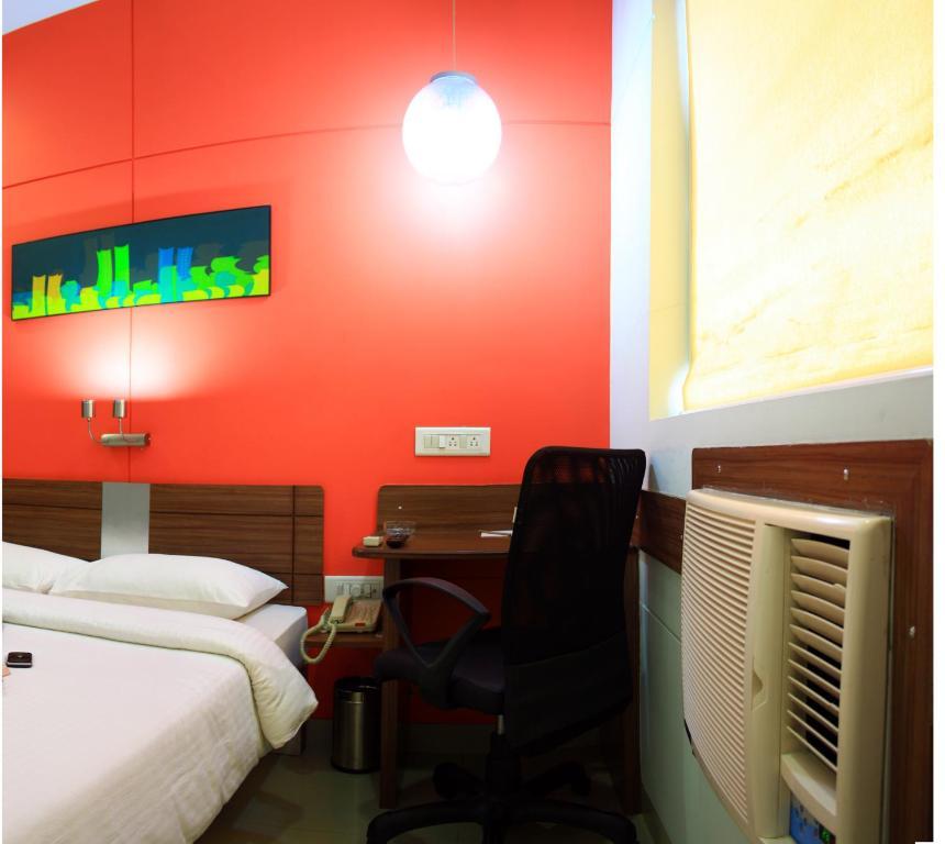 Hotel Tirupur Esterno foto