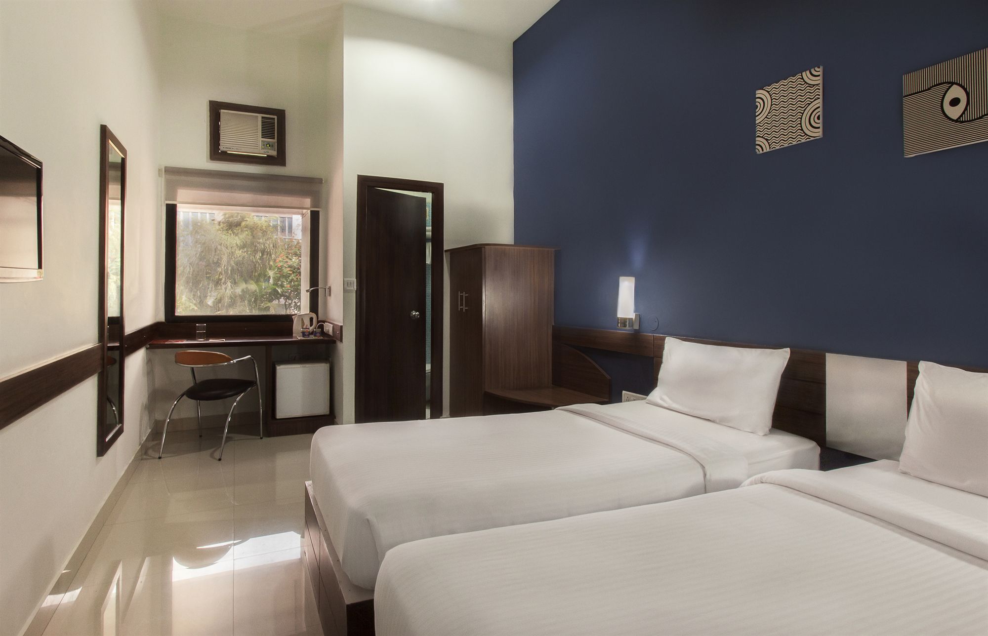 Hotel Tirupur Esterno foto